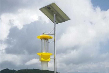 云飛太陽(yáng)能殺蟲(chóng)燈來(lái)到盧氏縣核桃產(chǎn)地