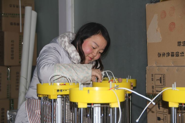 聚精會神，全神貫注